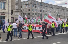 Rolnicy z AgroUnii protestowali w Warszawie przeciwko drozyznie