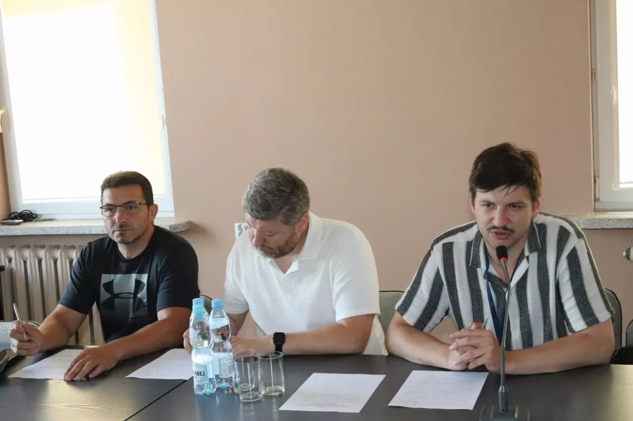&lt;p&gt;Spółkę PLK PKP reprezentowali (od lewej): Dariusz Faszczewski, Sławomir Strupiński i Kamil Godlewski&lt;/p&gt;