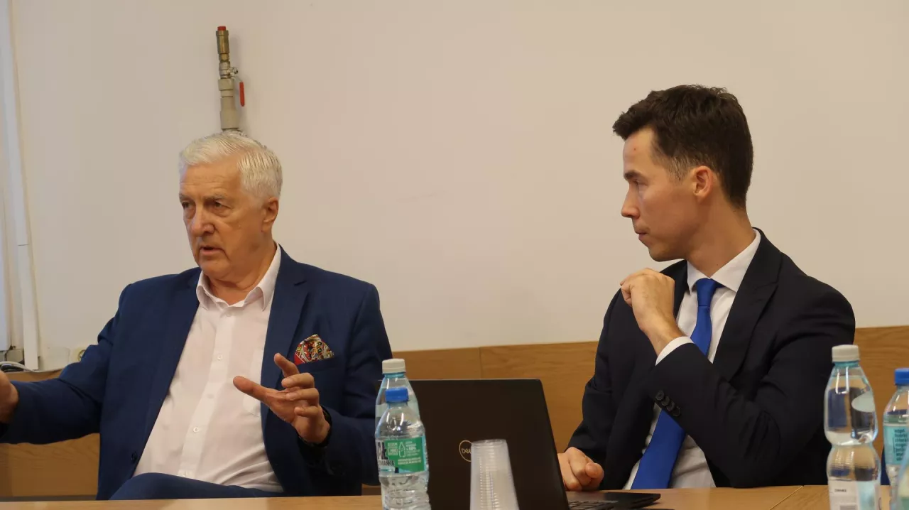 &lt;p&gt;Waldemar Broś, prezes KZSM oraz Jacek Marczak, zastępca dyrektora oddziału UOKiK w Bydgoszczy.&lt;/p&gt;
