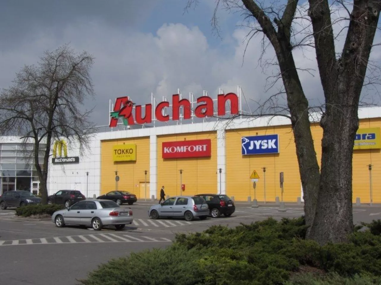 &lt;p&gt;Hipermarket Auchan, CH Tulipan, Łódź, Al. Piłsudskiego&lt;/p&gt;