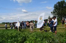 &lt;p&gt;W gospodarstwie państwa Głowackich 30 czerwca br. odbyły się III Warmińsko-Mazurskie Dni Pola organizowane wspólnie z WMODR w Olsztynie. Rolnicy licznie przybyli żeby zobaczyć plantacje słonecznika, posłuchać praktyka i spotkać się z ekspertami&lt;/p&gt;