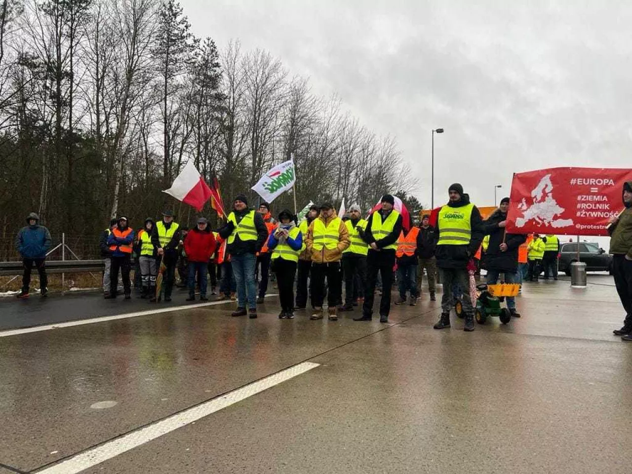 &lt;p&gt;Ruszył protest rolników na przejściu granicznym w Kołbaskowie [FOTO]&lt;/p&gt;