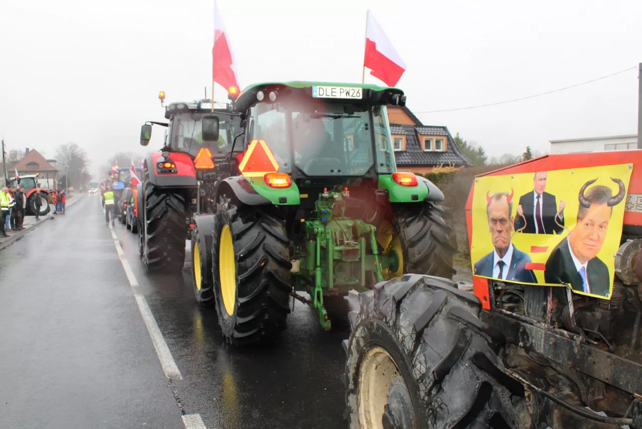 &lt;p&gt;Protest rolników: 400 ciągników blokuje autostradę A4&lt;/p&gt;
