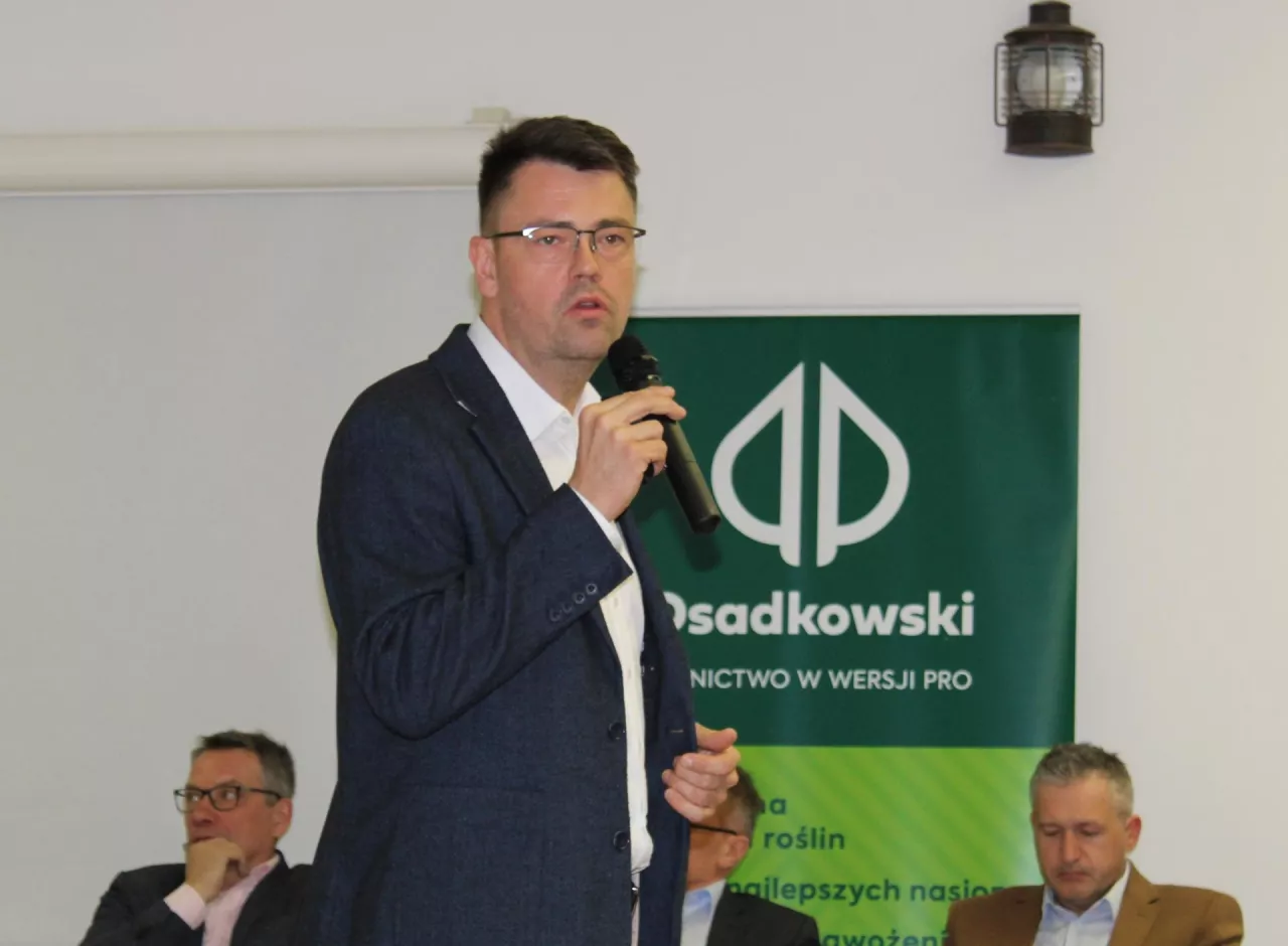 Marcin Kaczmarek podkreśla, że mimo trudności na polach firma Osadkowski ma wiele dobrych rozwiązań dla rolników