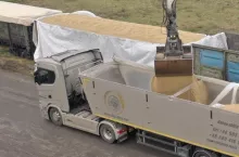 &lt;p&gt;300 tys. ton zbóż i rzepaku z Ukrainy przejeżdża przez granicę. Co się z nimi dalej dzieje?&lt;/p&gt;
