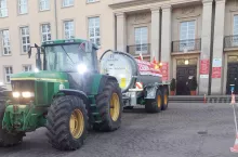 &lt;p&gt;Protest rolników przed urzędem w Koszalinie.&lt;/p&gt;
