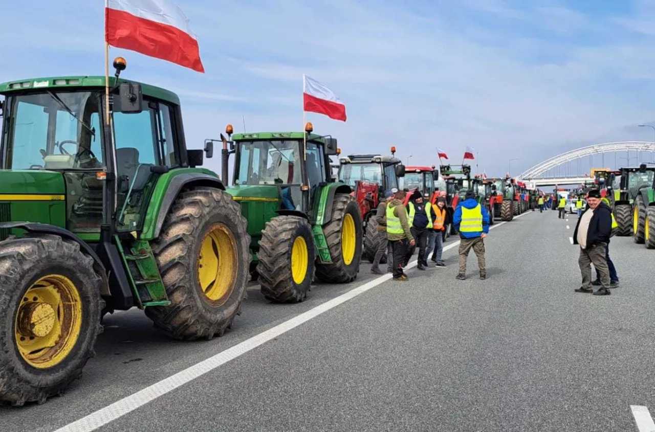 „Pokażmy, że w rolnikach jest siła”. Strajk rolników na A1 potrwa 3 dni!