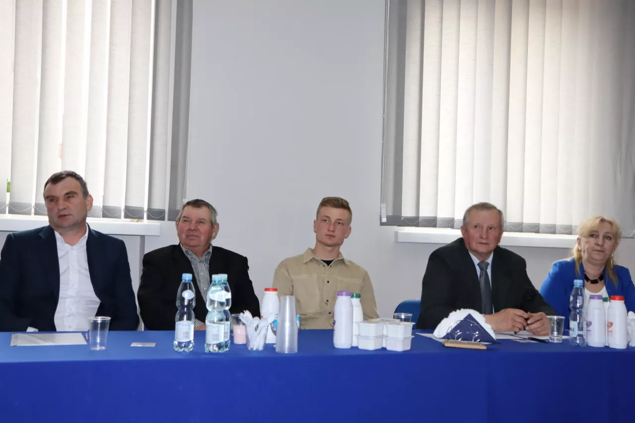 Od lewej: Jacek Jastrzębski, Leszek Cis, Dominik Chaciński, Józef Głuchowski, Grażyna Markiewicz
