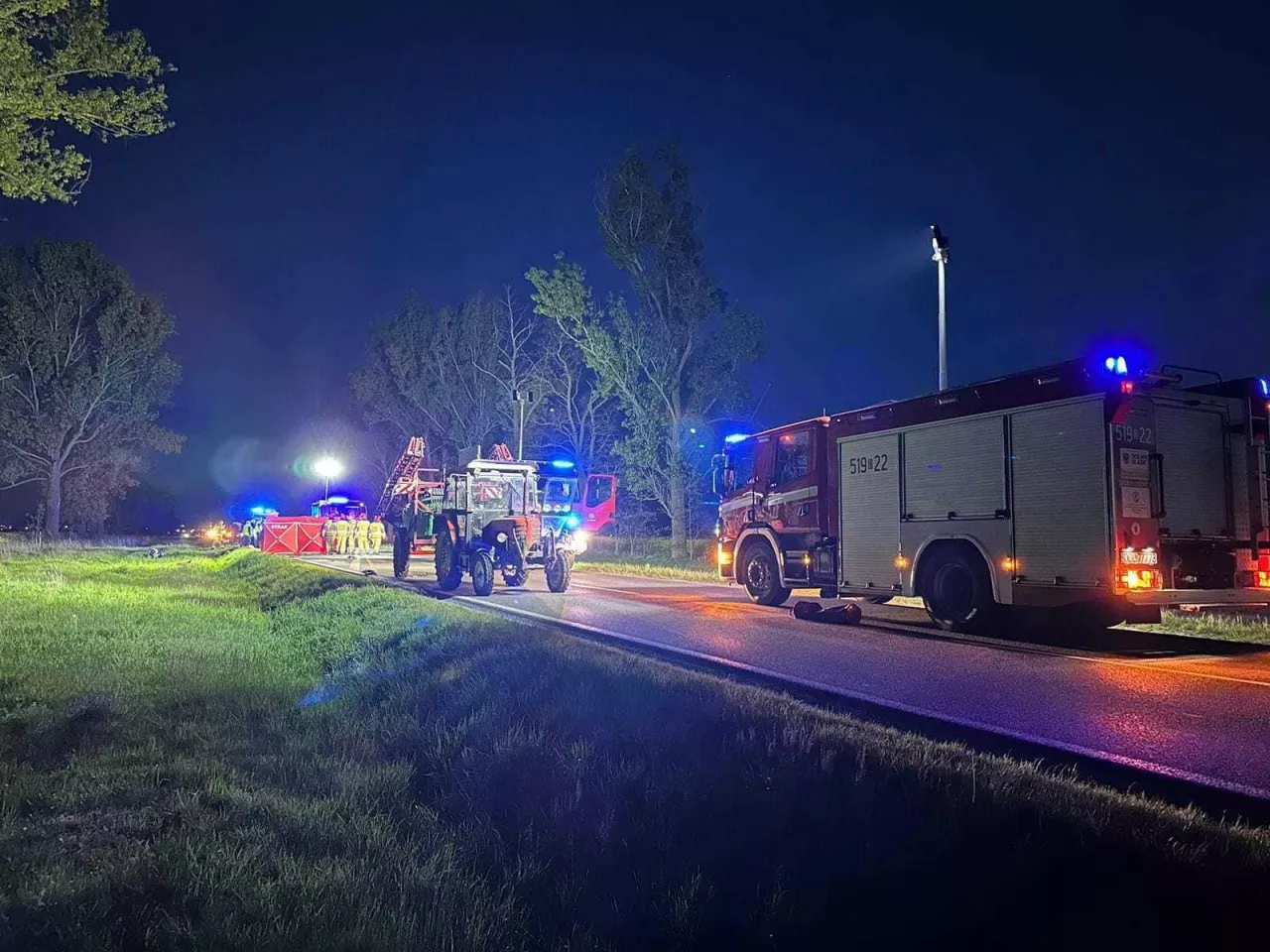 W wypadku pod Oleśnicą zginęły dwie osoby, które podróżowały motocyklem.