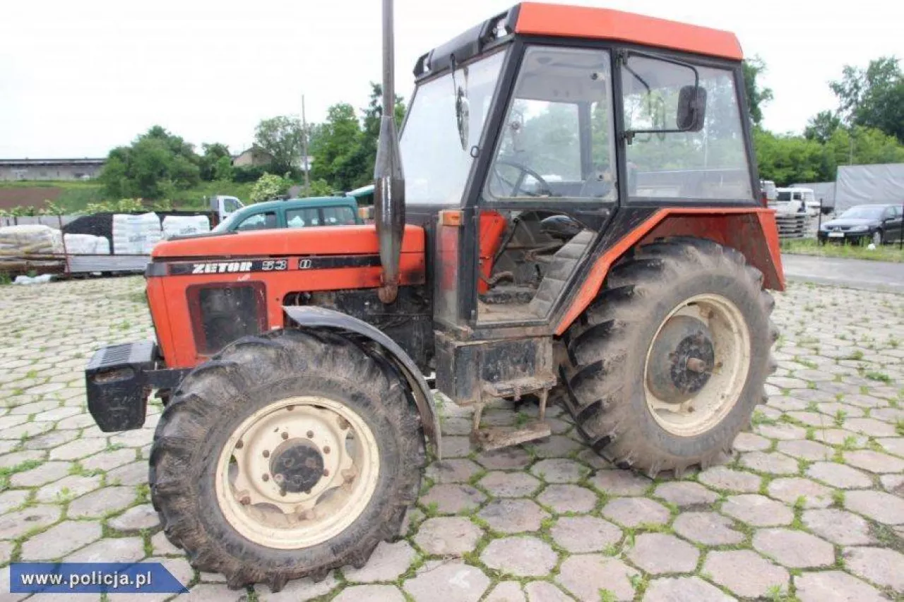 Skradziony ciągnik to kolejna tego typu maszyna rolnicza, którą skradziono na terenie województwa mazowieckiego.