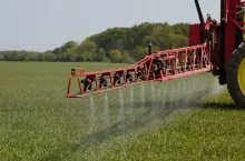 Rząd pracuje nad elektronicznym rejestrem pestycydów. ”To uderzy w część rolników”