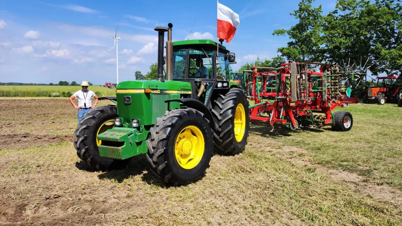 Uczniowie zorganizowali własne AgroShow! Przyjechali swoimi maszynami