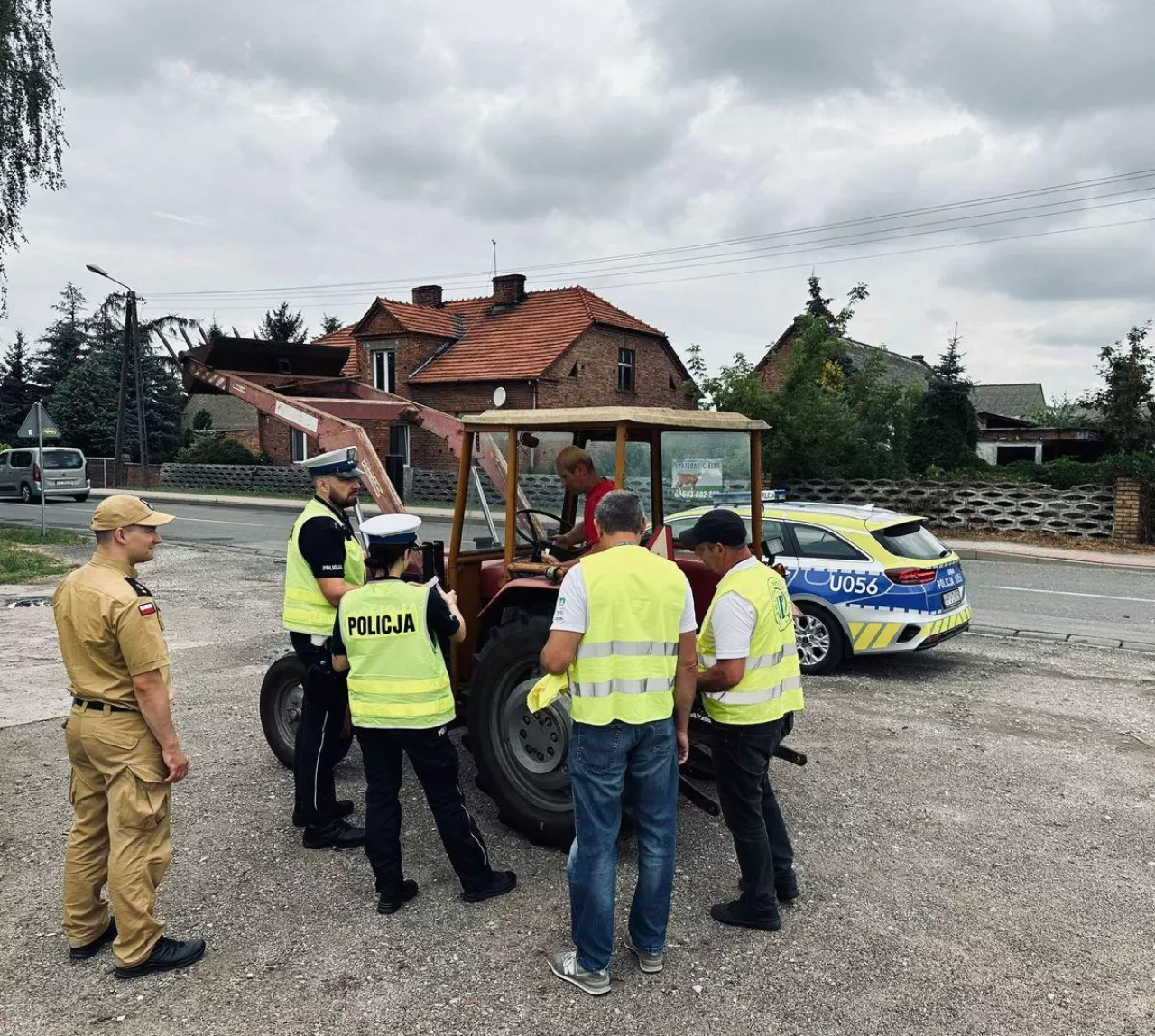 Podczas kontroli służby mogą sprawdzić, czy ciągnik jest odpowiednio i właściwie wyposażony.