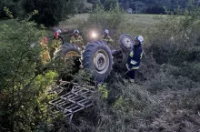 66-latek, kierujący ciągnikiem rolniczym, zginął na miejscu.