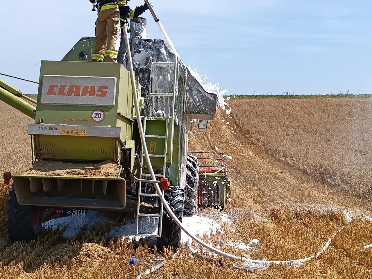 Pożary kombajnów to częste zjawisko w czasie żniw.