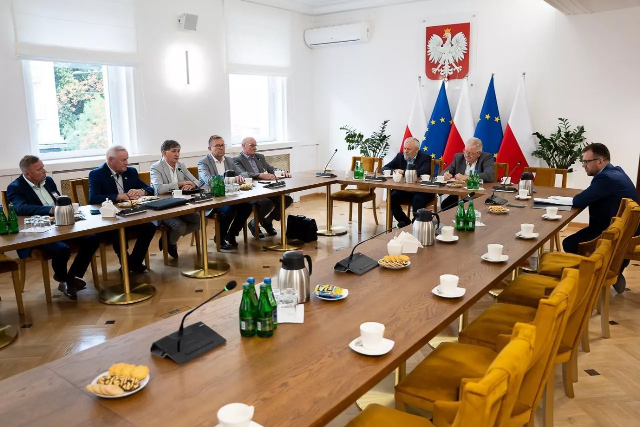 Głód ziemi rolników. ”Jaki będzie podział ziemi, kiedy i ile gruntów”