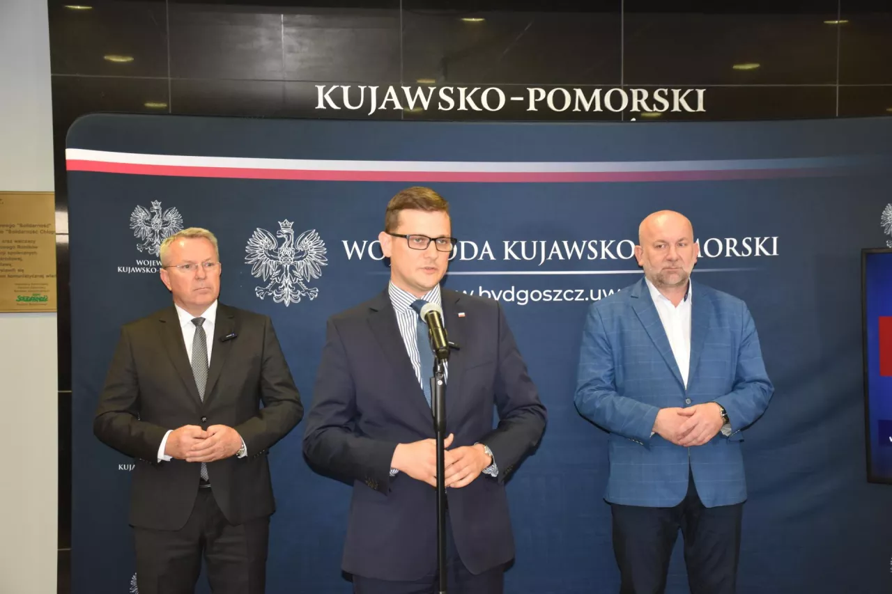 Piotr Hemmerling, wicewojewoda kujawsko-pomorski, Michał Sztybel, wojewoda, Wojciech Młynarek, wojewódzki lekarz weterynarii