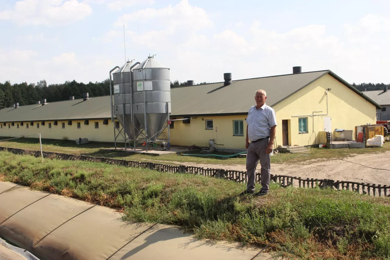 W przypadku instalacji o mocy 40 kW minimalna liczba stanowisk tuczu to 4 tys., dlatego Stanisław Miński oprócz głównego substratu, jakim jest gnojowica, wykorzystuje jeszcze serwatkę i kiszonkę kukurydzy