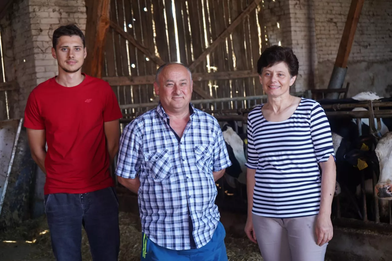 Państwo Grzybowscy powoli zbliżają się do zasłużonej emerytury. I chociaż syn Mateusz, jak wszystko na to wskazuje, będzie następcą gospodarstwa, to całkowitej pewności co do kontynuacji produkcji mleka w gospodarstwie jednak nie mają.