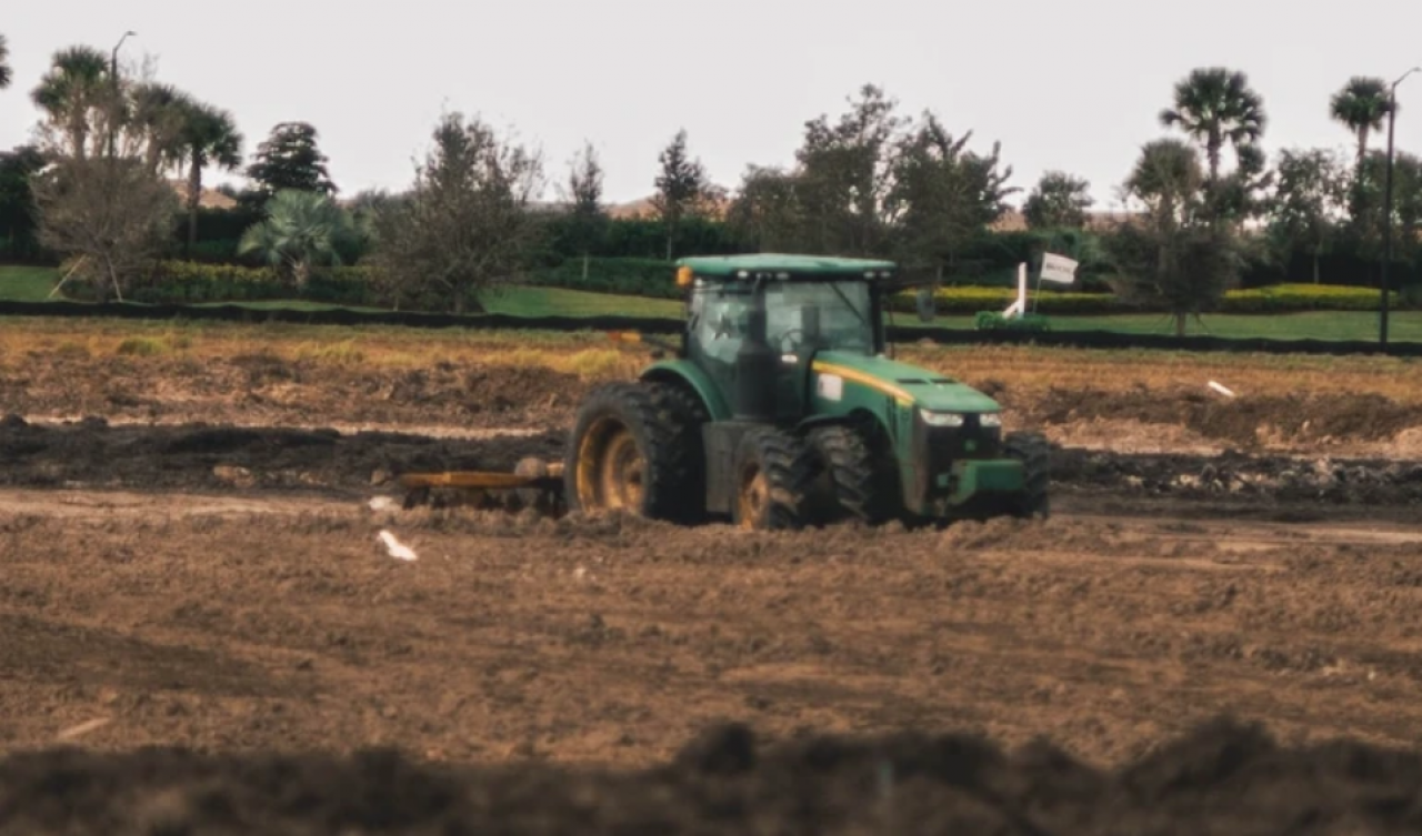 Nadchodzący weekend zapowiada się deszczowo, co może utrudnić prace polowe.