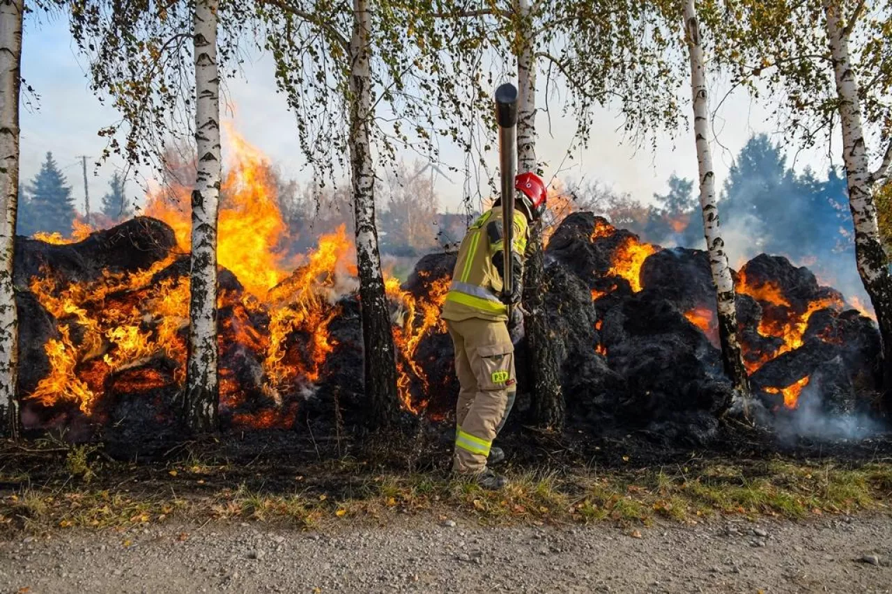 Za pożarami stogów stał 33-latek, który został tymczasowo aresztowany przez sąd.