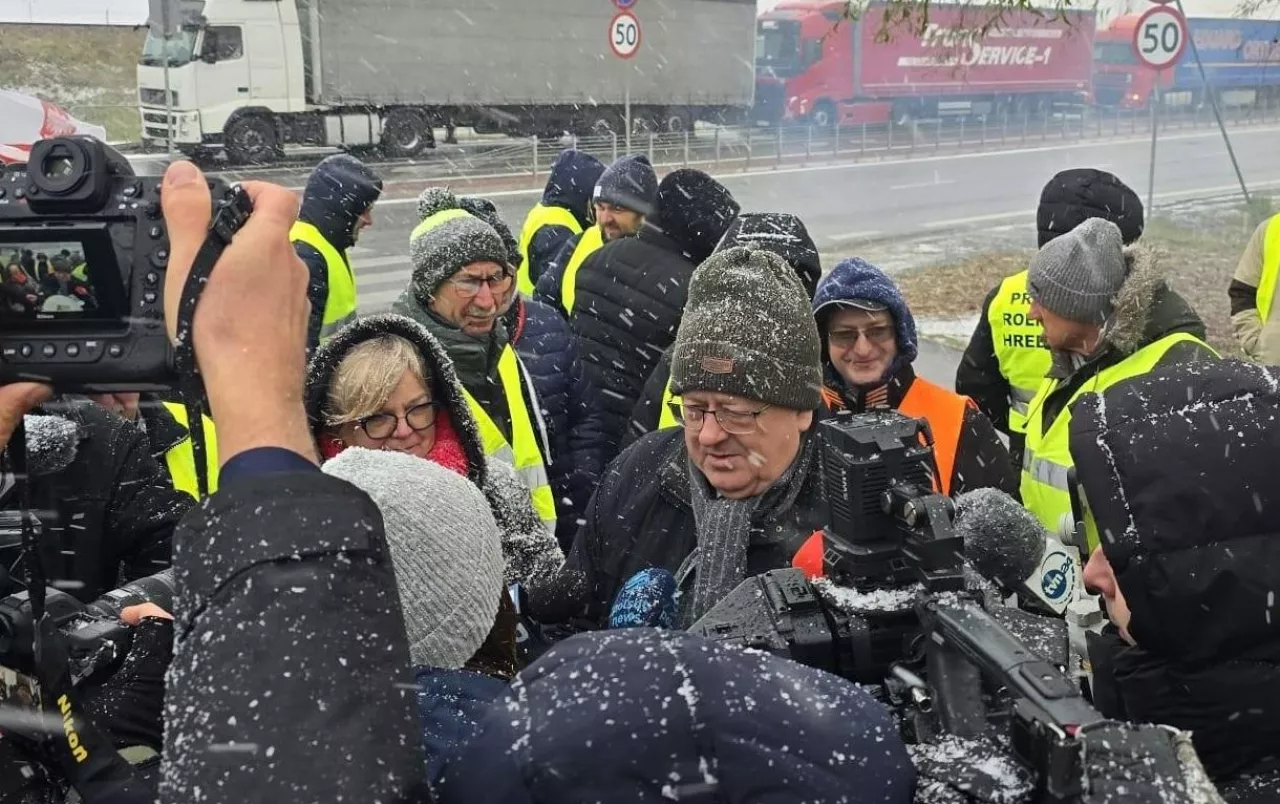 Rolnicy zawiesili protest w Medyce. Co im obiecał minister Siekierski?