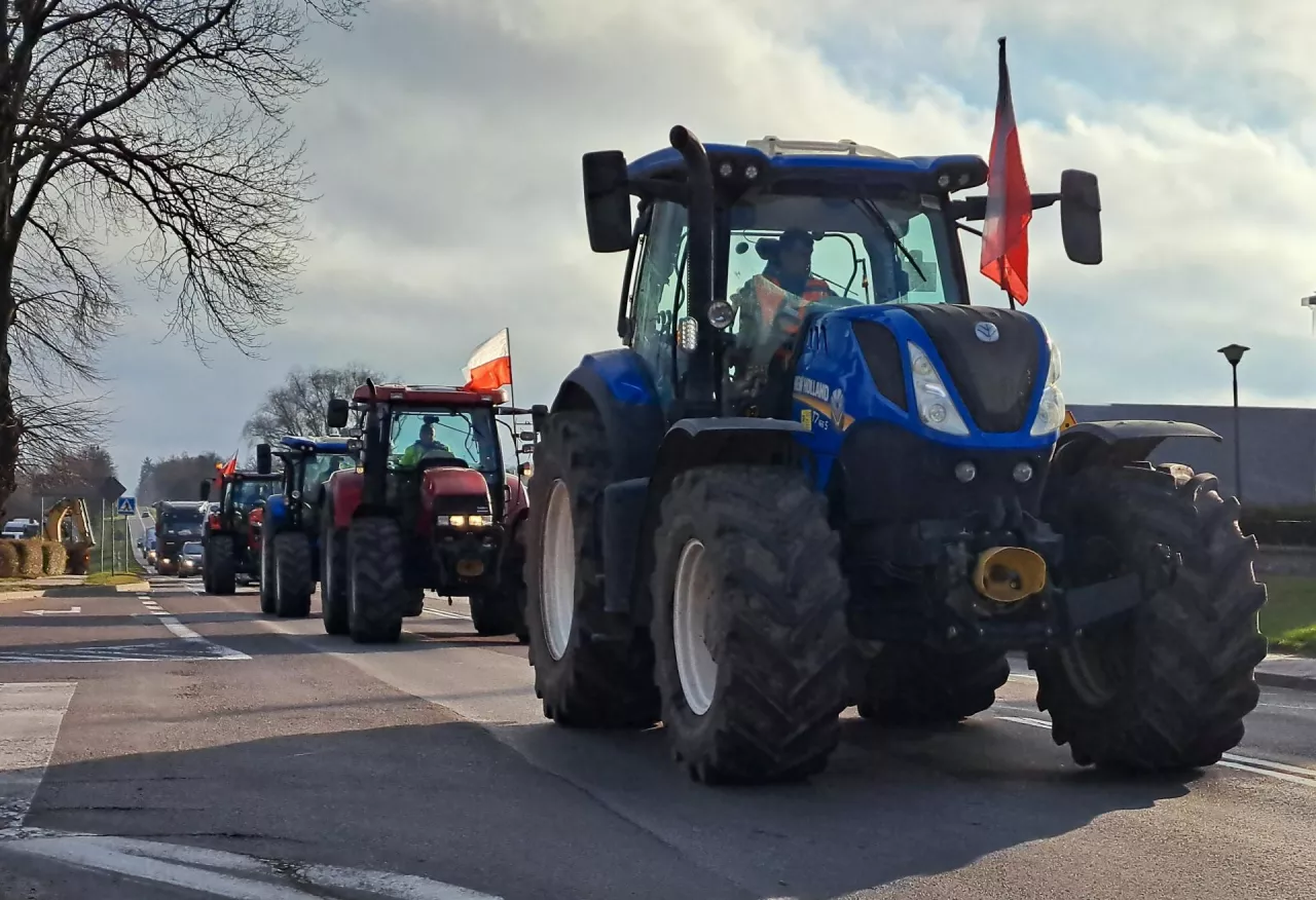 Kilkadziesiąt ciągników spowalniało ruch na drodze Chełm-Hrubieszów