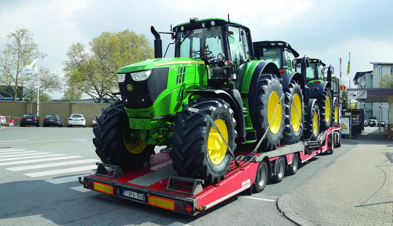 Spadki obrotów John Deere‘a tłumaczone są przede wszystkim mniejszych wolumenem dostaw sprzętu rolniczego.