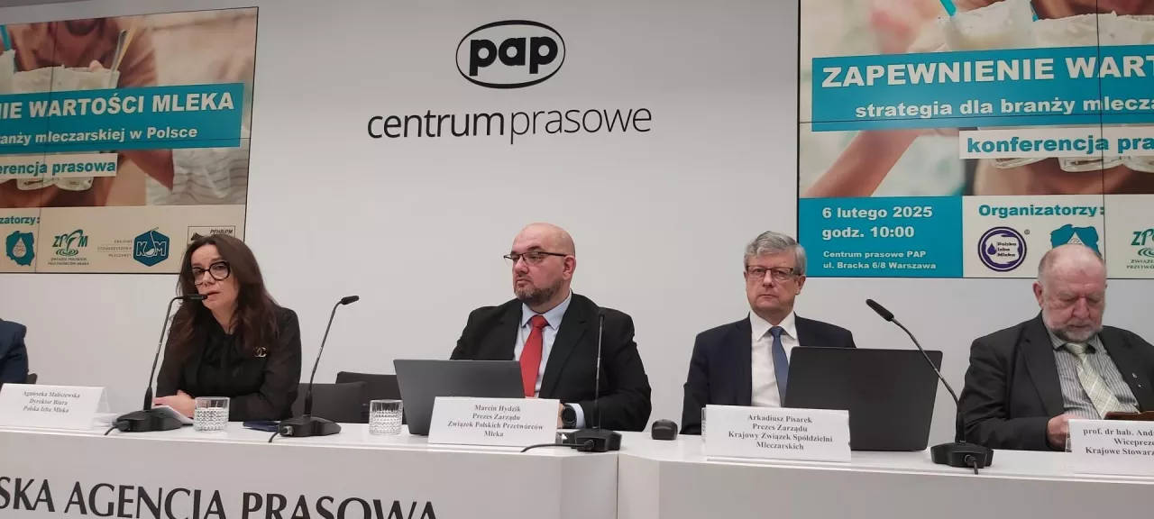 Od lewej: Dorota Grabarczyk - PFHBiPM, Stefan Stachowiak z SM Gostyń, Agnieszka Maliszewka - PIM, Marcin Hydzik, ZPPM, Arkadiusz Pisarek - KZSM, prof. Andrzej Babuchowski - KSM