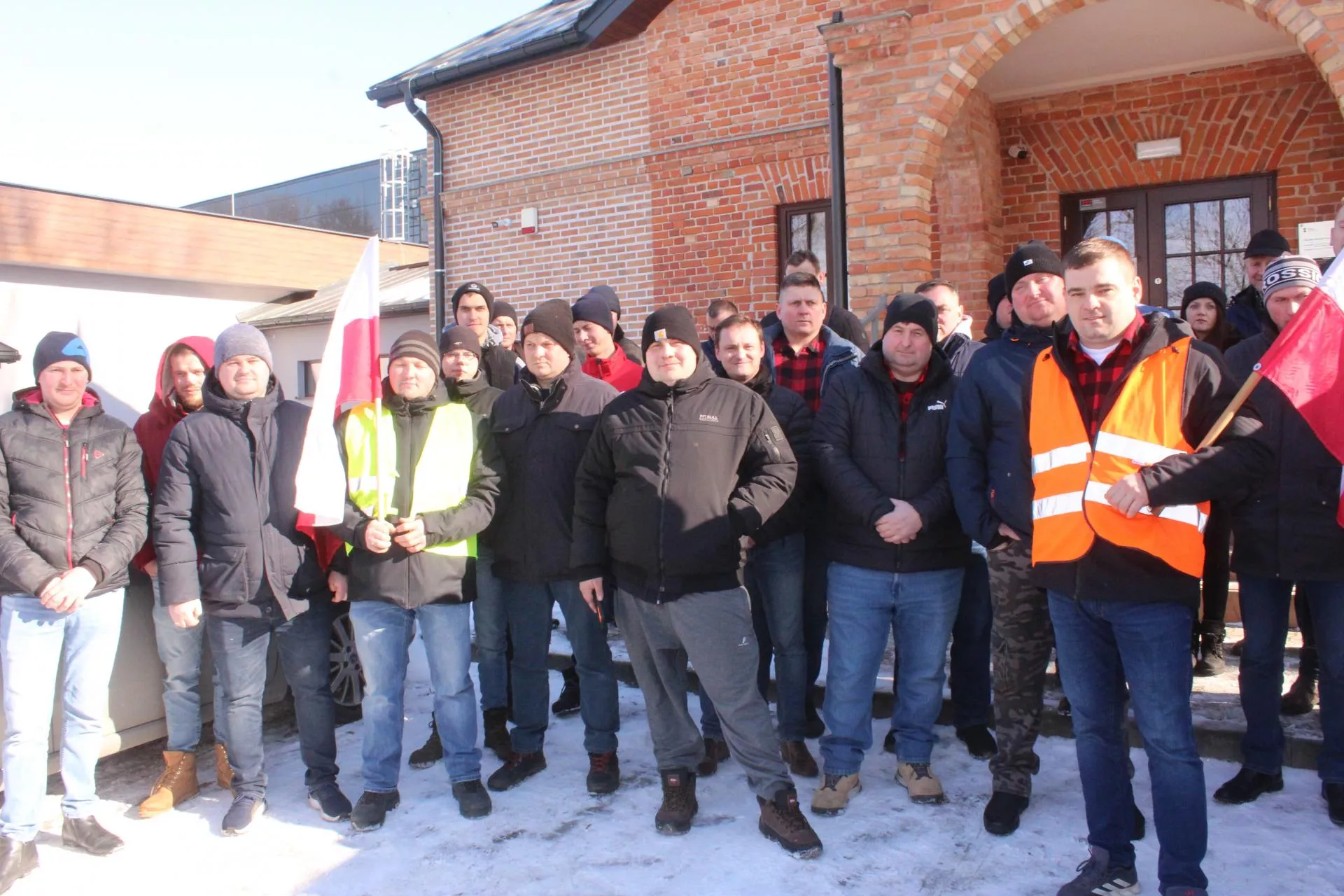 Rolnicy boją się, iż woda zaleje ich pola. "Konsultuje to profesor, co przyjeżdża 5 razy w roku"