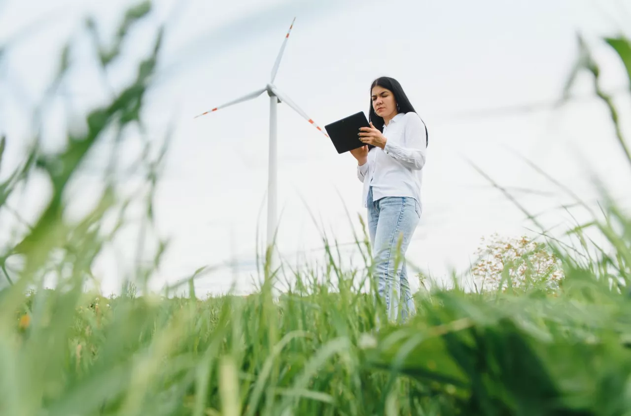 Rolnik chce przekazać ziemię dzieciom. Czy muszą zapłacić podatek?