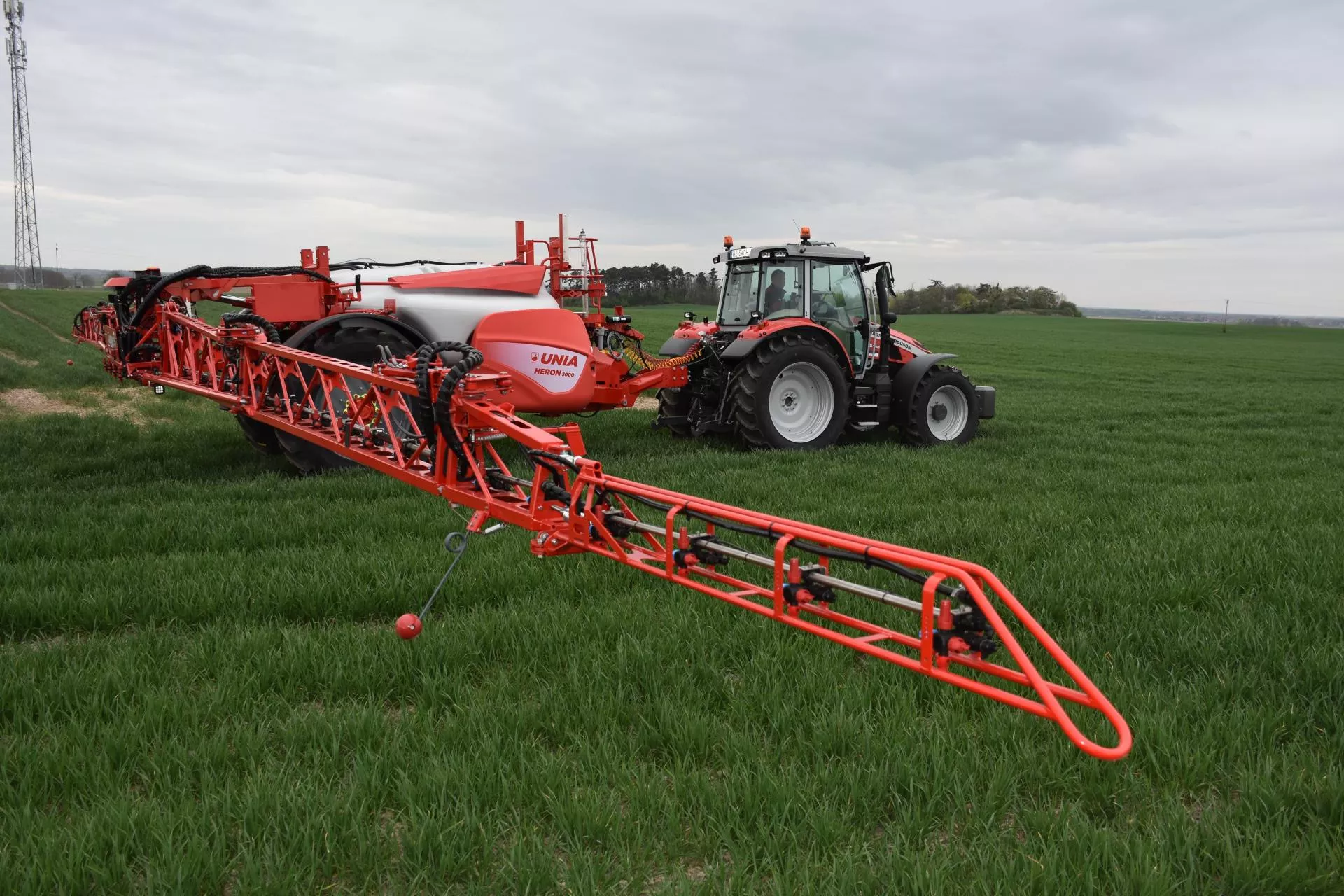 Unia konstruuje samojezdny opryskiwacz. Jaka szerokość belki?