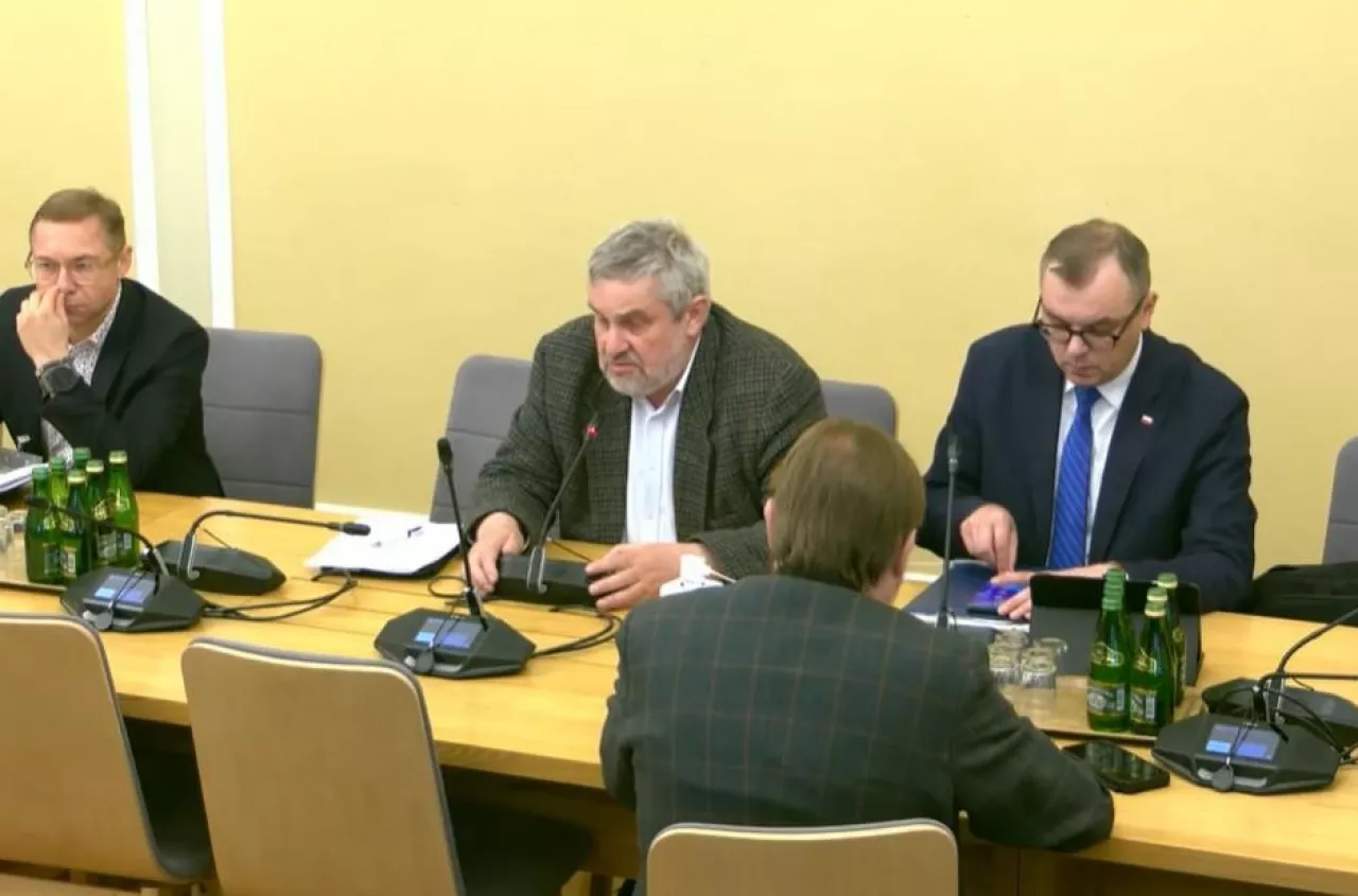 Rolnicy stracili dobrą ziemię. Ardanowski: to nie Pismo Święte, trzeba negocjować
