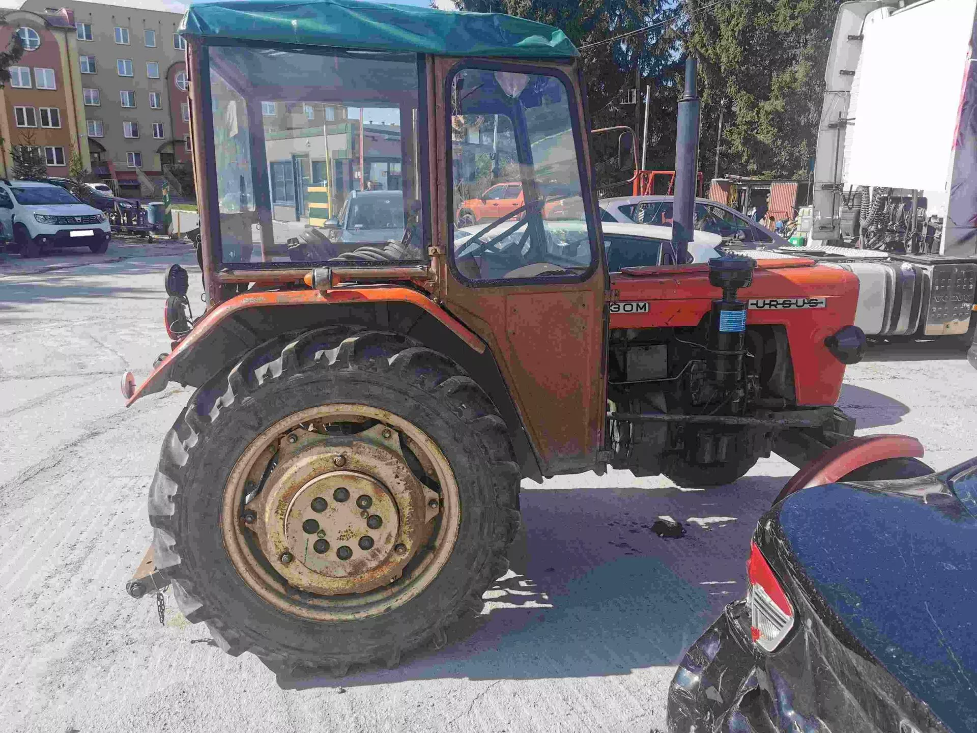 Skarbówka sprzedaje ciągniki. Za ile można kupić Ursusy?