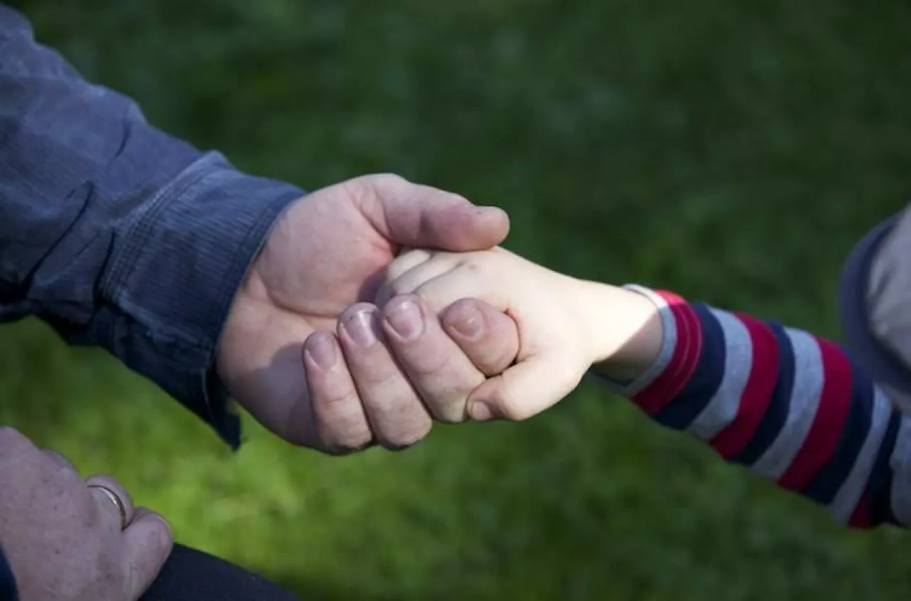 Czy rolnik-ojciec może ubiegać się o zasiłek macierzyński z KRUS?
