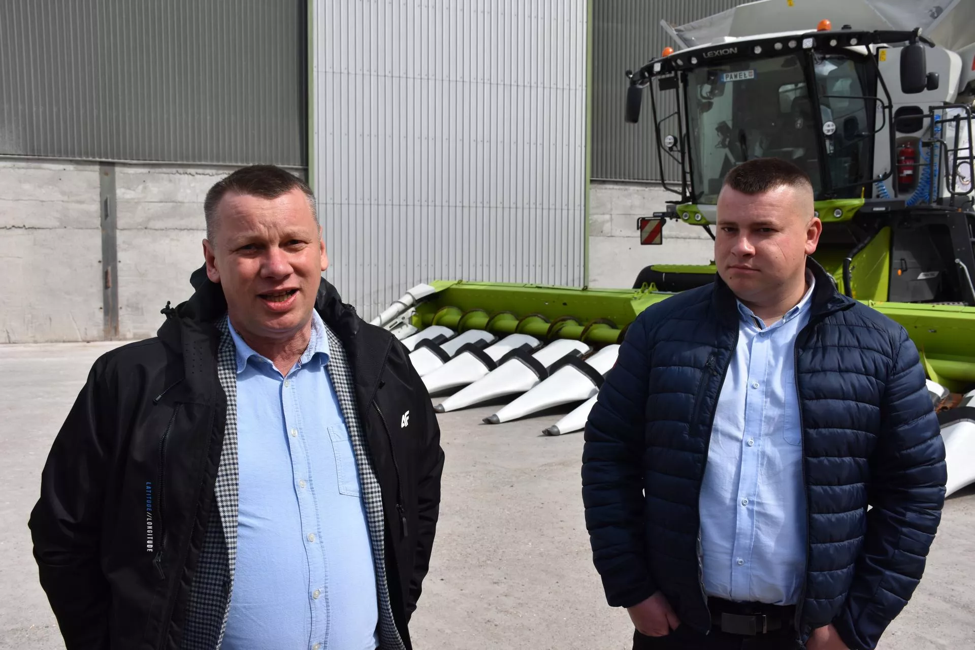 Rolnik spod Gubina zapełnia zbożem cztery ciężarówki na godzinę