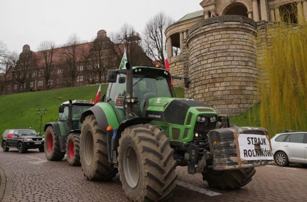 Bunt rolników. Zostawiają pola, jadą na Wały. "Mamy powypalane całe połacie"