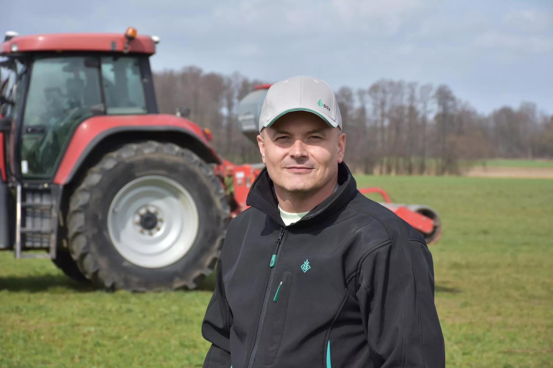 Rolnik z Mazowsza zbiera pięć pokosów rocznie. Zdradza swój sekret