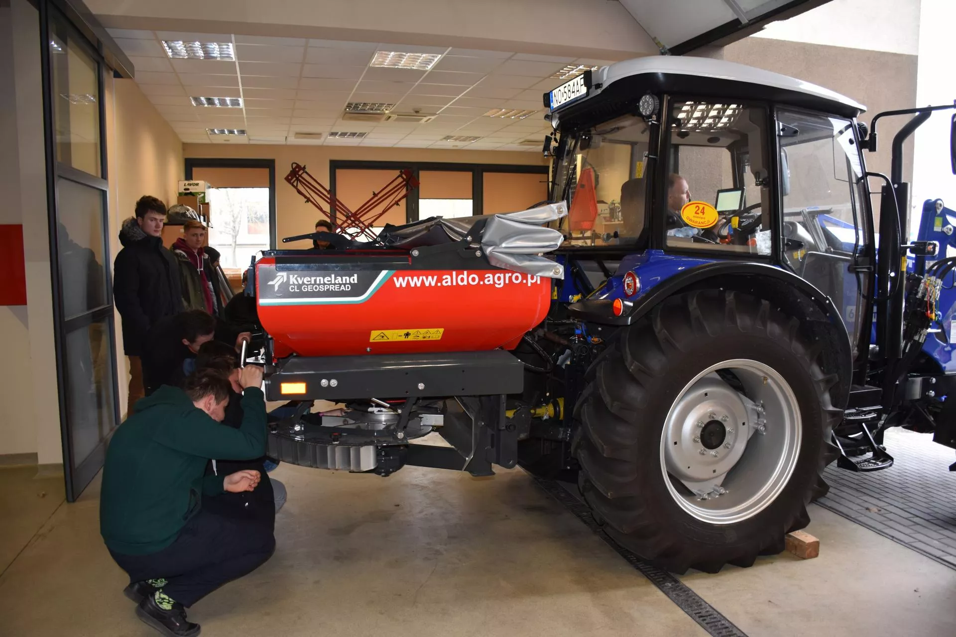 Jak nowoczesny sprzęt rolniczy pomaga studentom?