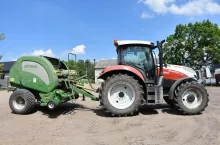 Ceny usług rolniczych: jakie ceny koszenia łąk i prasowania siana na koniec maja 2025?