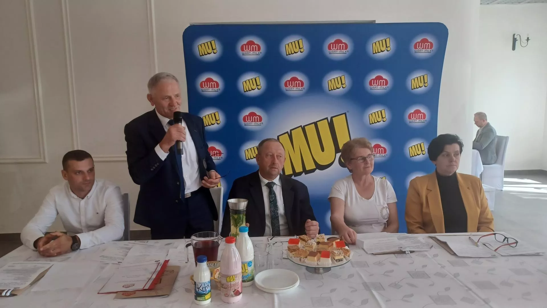 Ta spółdzielnia skupiła aż 1/4 mleka więcej. Jaką cenę dostali rolnicy?