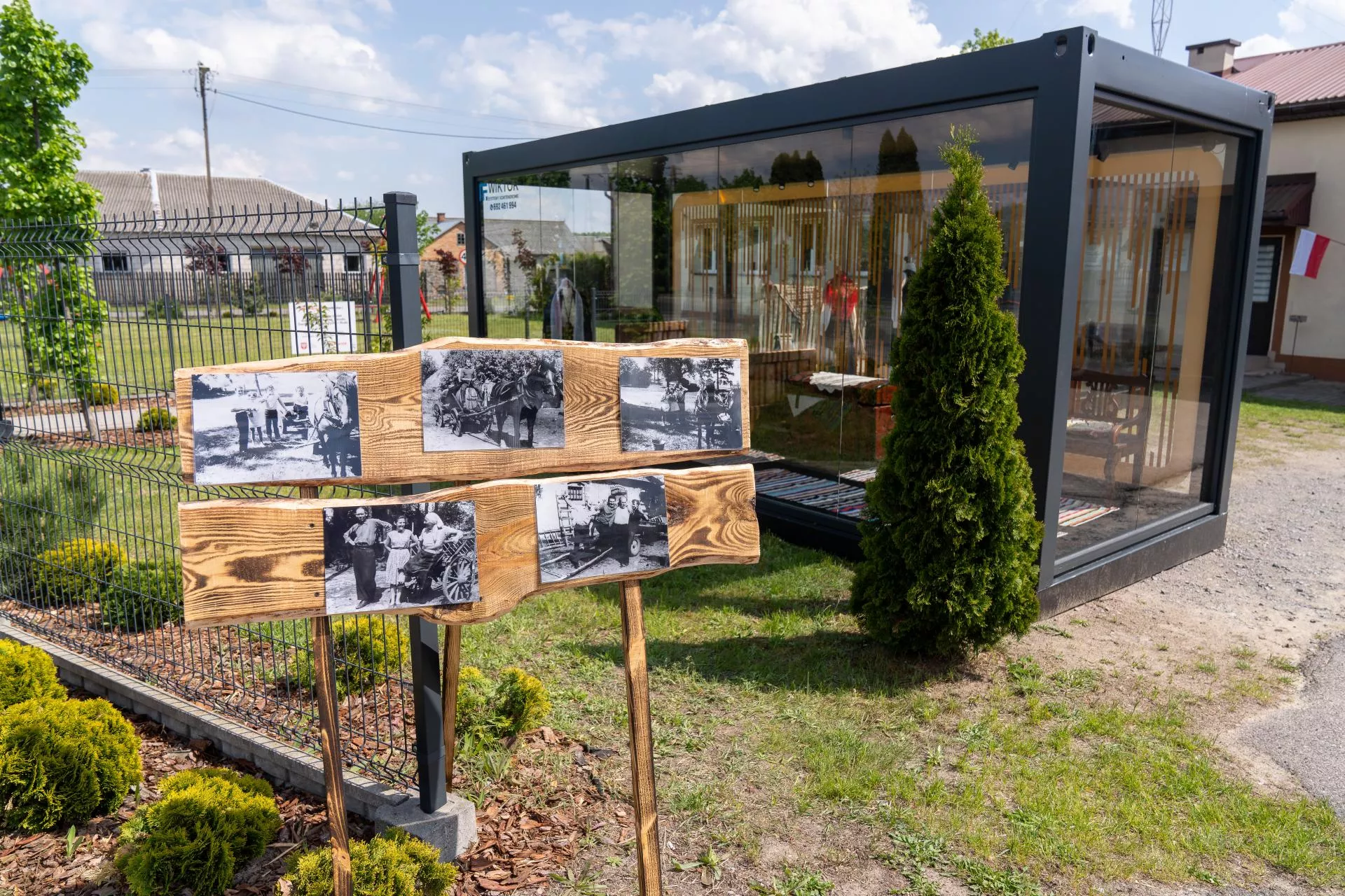 Skarby ze strychu i zdjęcia sprzed dekad. W tej wsi historia ożyła na nowo