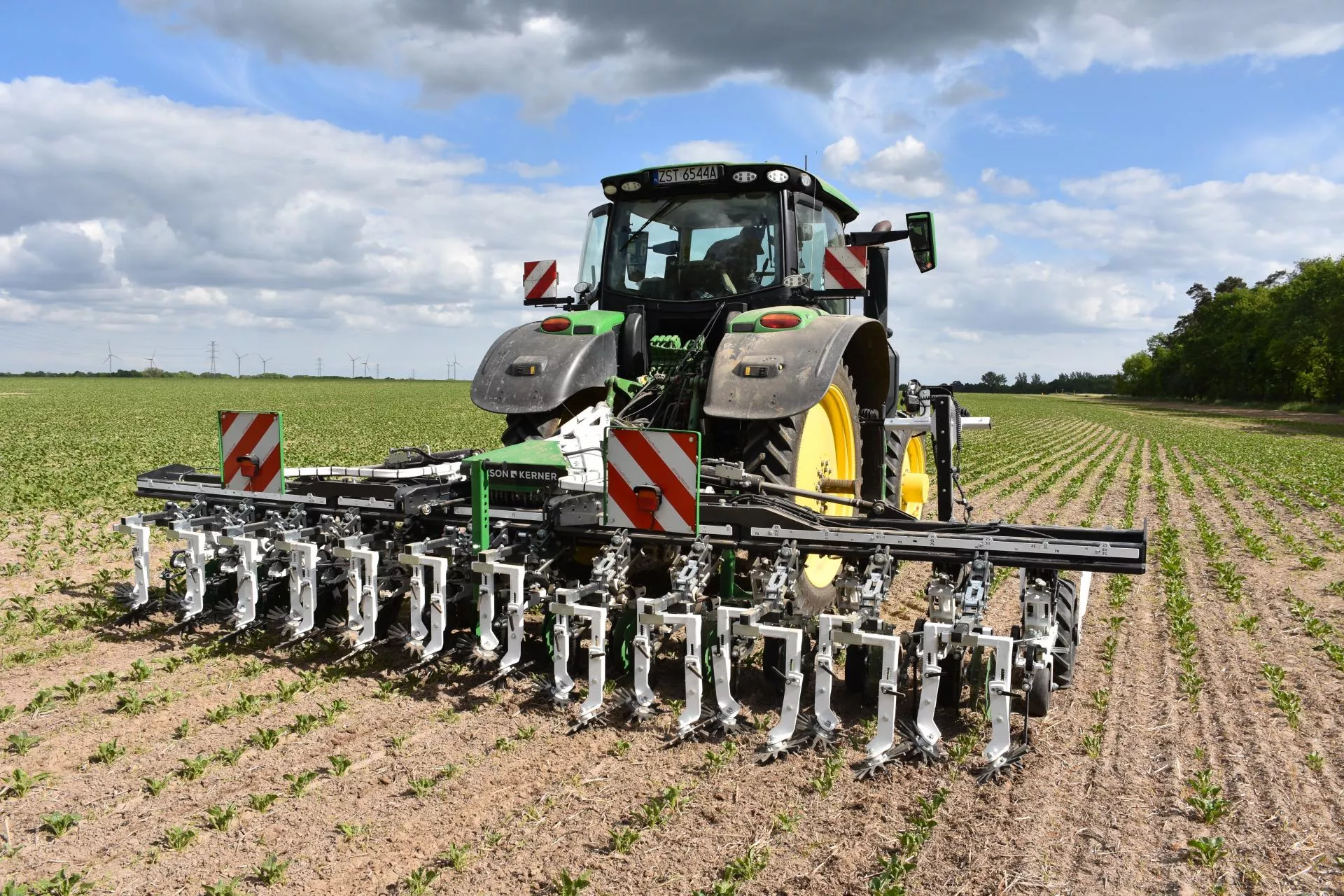Ten pielnik działa z precyzją lasera. I ma dwie niezależne belki