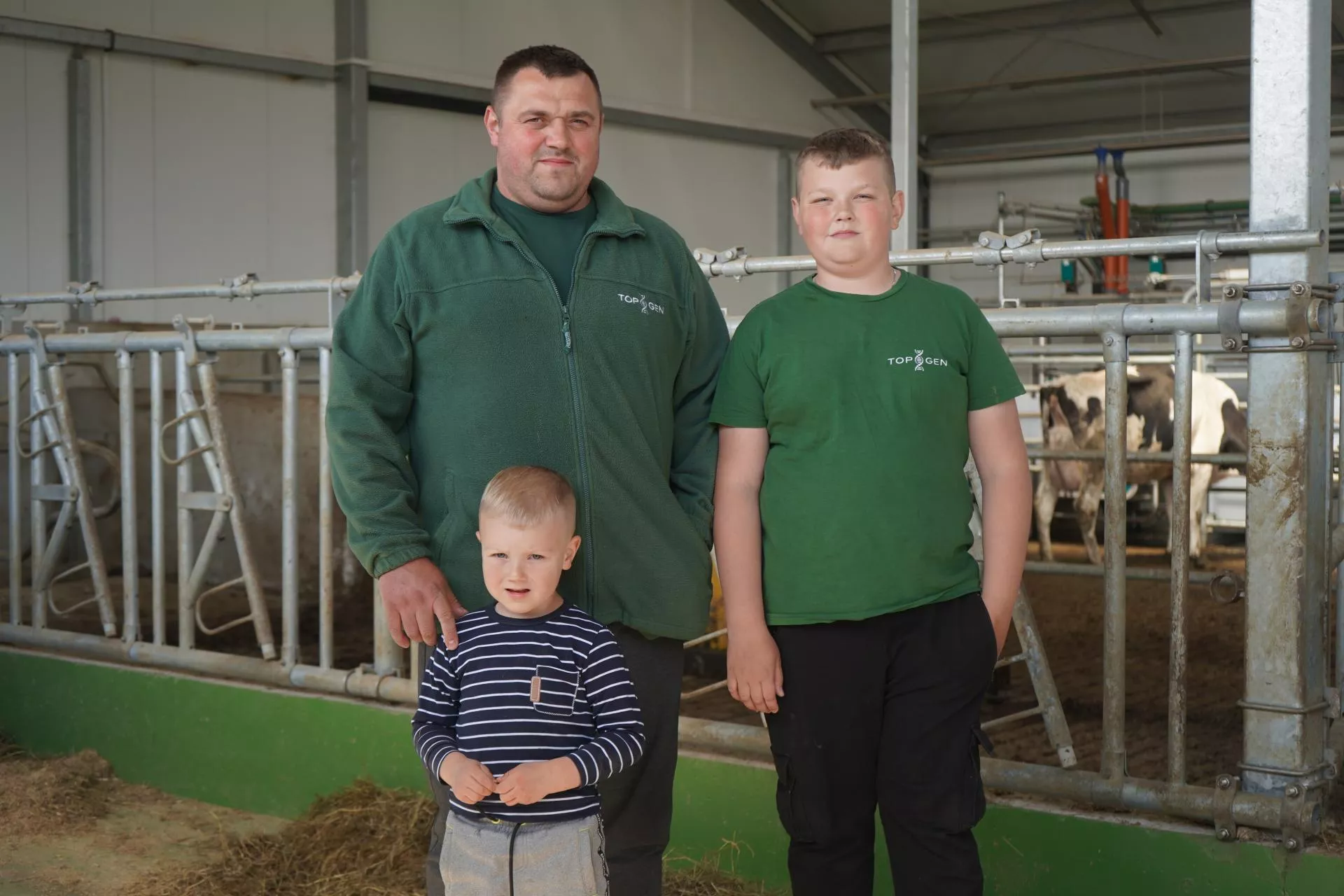 Zaoszczędzili 1,5 mln zł na oborze. Rolnicy z Łódzkiego zdradzają, jak to zrobili