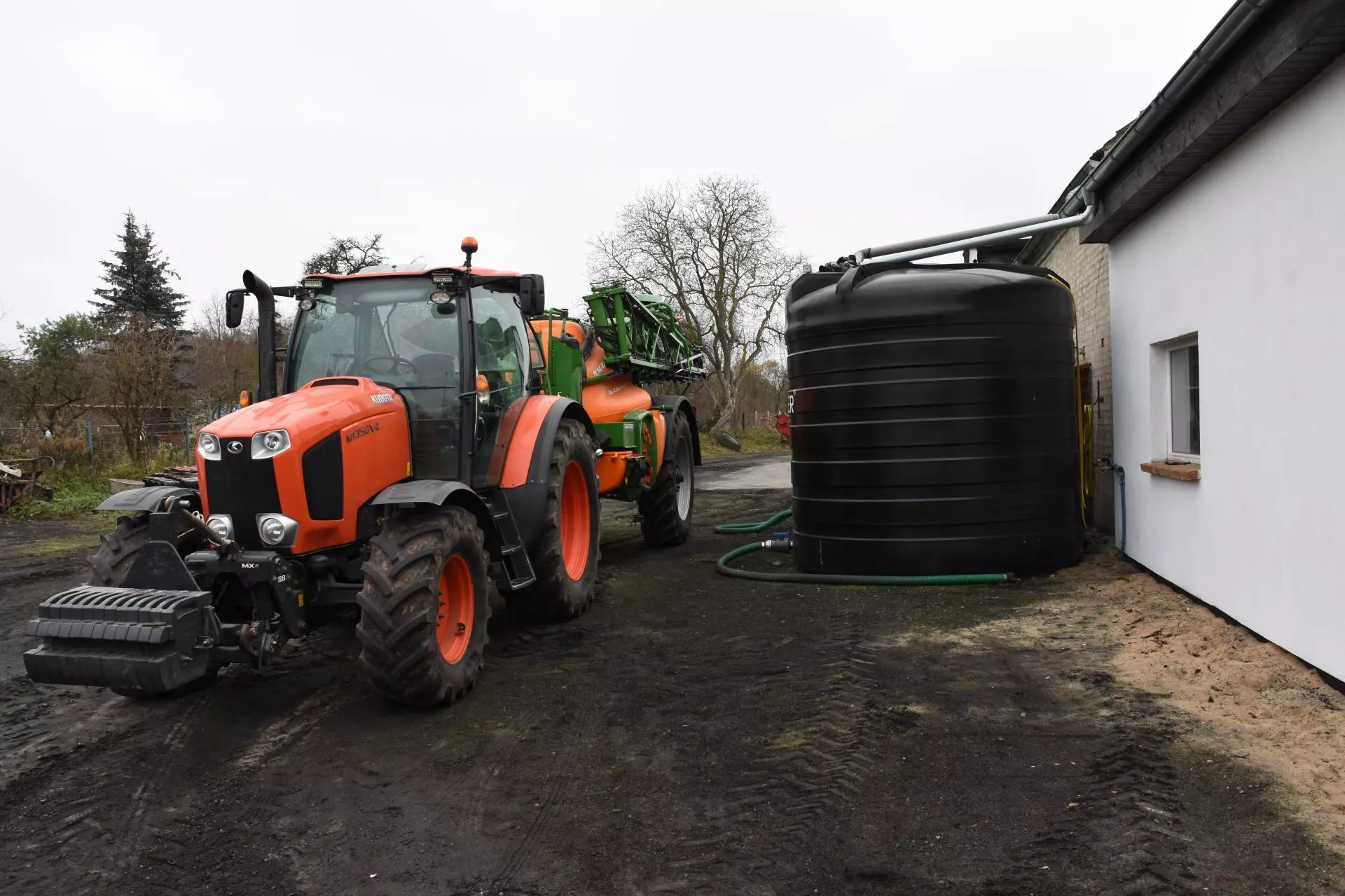 Zbiorniki na deszczówkę na nowych zasadach. Co się zmieni dla rolników?