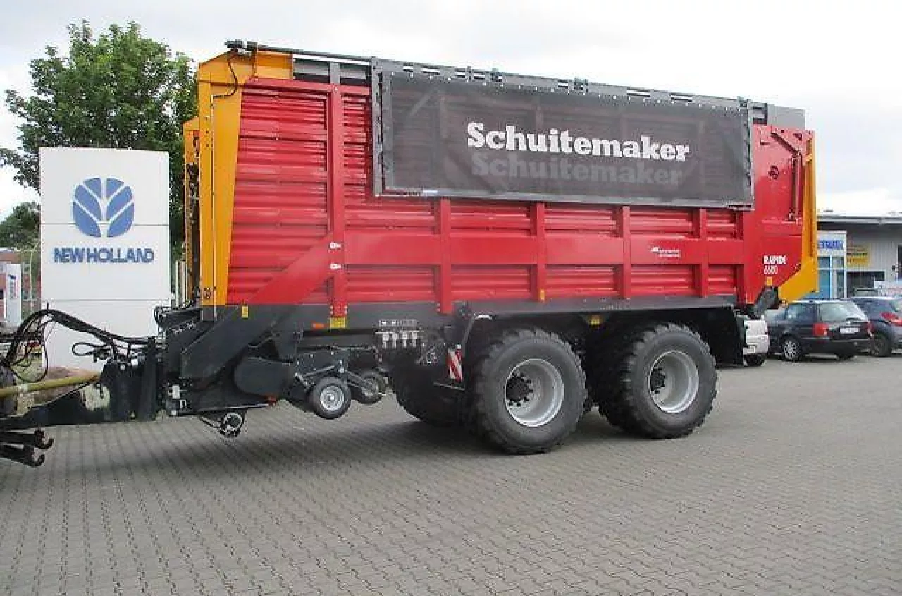 Ceny używanych przyczep samozbierających zaskakują. Sprawdź, ile kosztują