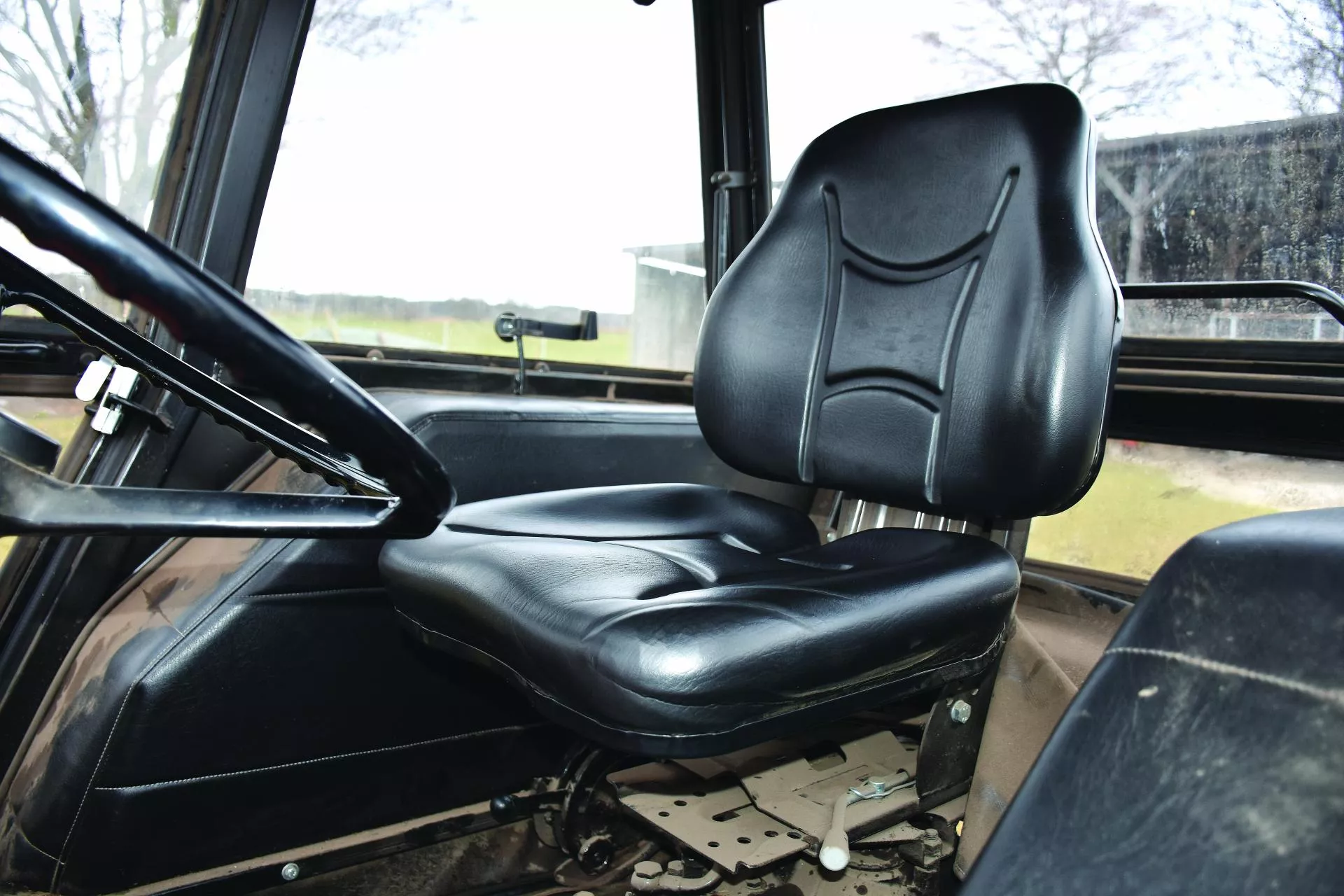 Ile kosztuje naprawa fotela w ciągniku? Sprawdzamy ceny