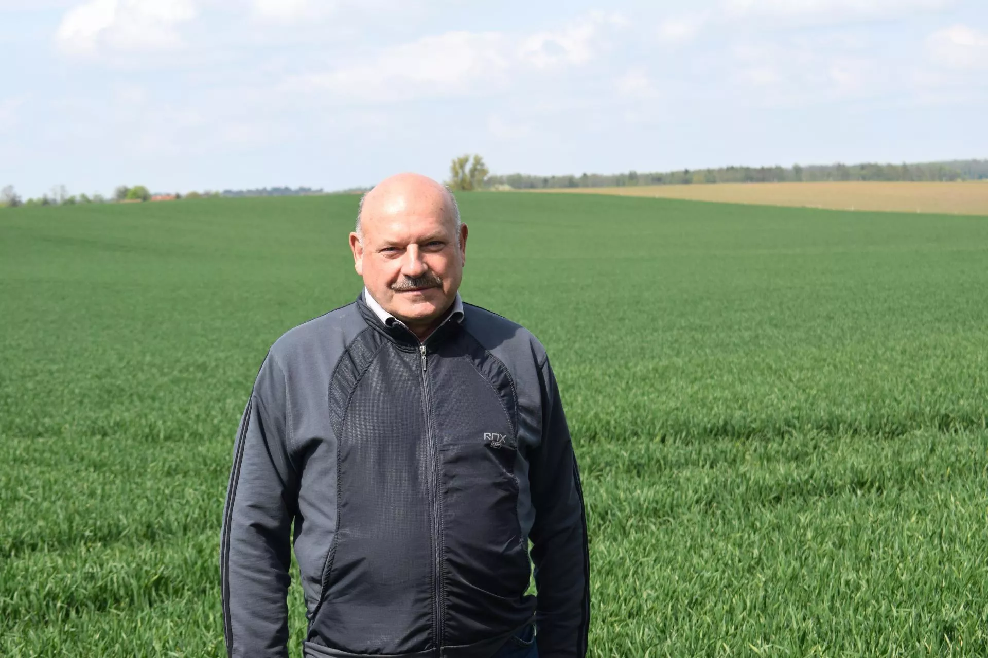 Można siać mniej i zbierać więcej? Gospodarstwo z Warmii sprawdza to w praktyce