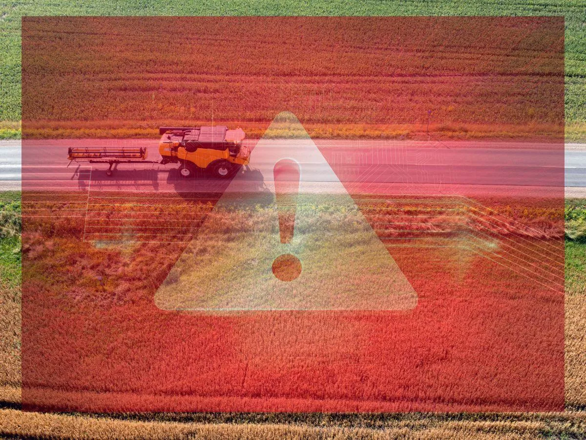 "Nie denerwuj się na kombajn". Rolnicy apelują do kierowców przed żniwami