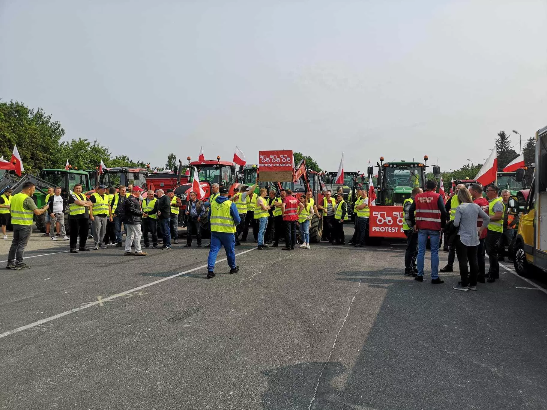 Rolnicy żądają reakcji PSL. "Ziemia dla korporacji, nie dla chłopa"